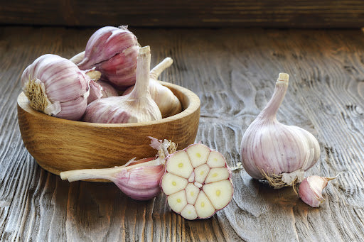 🧄 Czosnek – naturalny antybiotyk i przyprawa wszechstronna